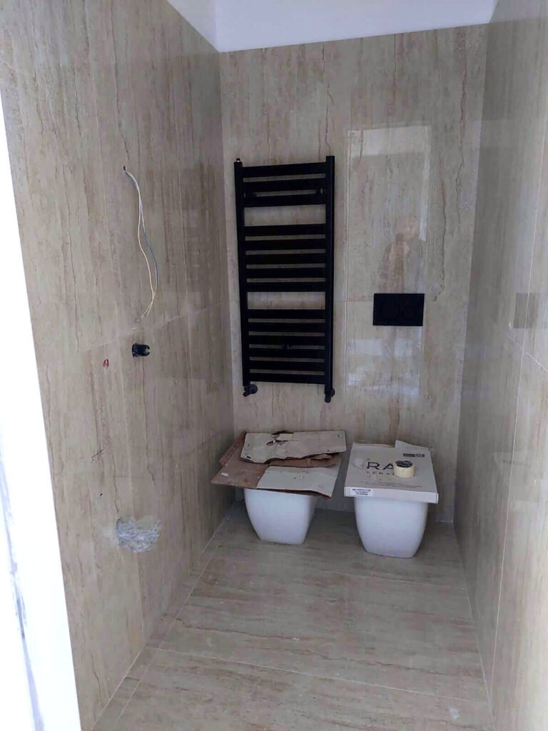 Bagno Effetto Legno a Pavia: Idee e Design