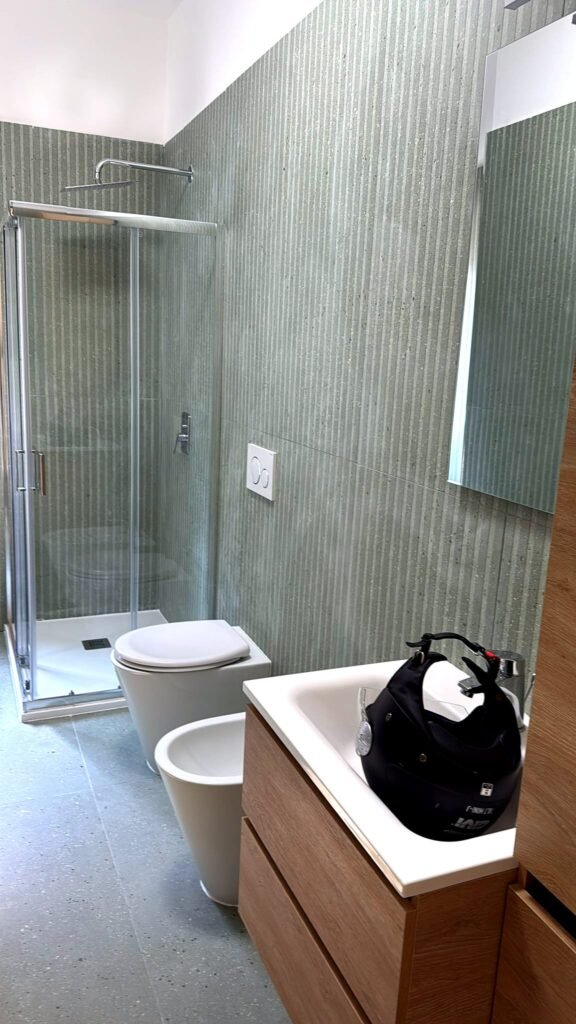 Bagno Effetto Legno a Milano: Idee e Design
