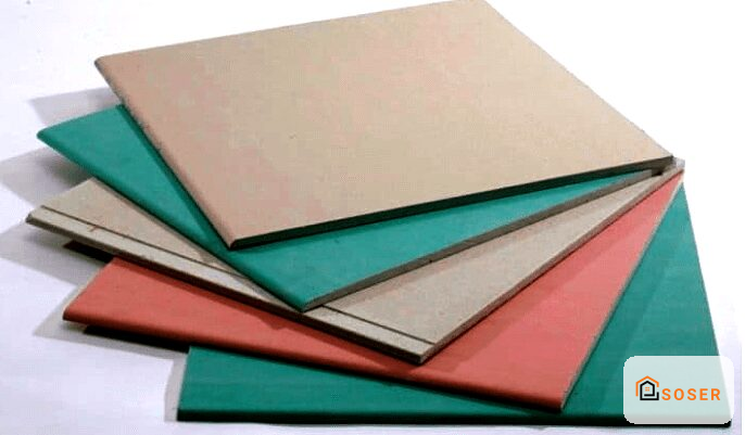 Campionari di pannelli per pavimenti in diversi colori e materiali per ristrutturazioni