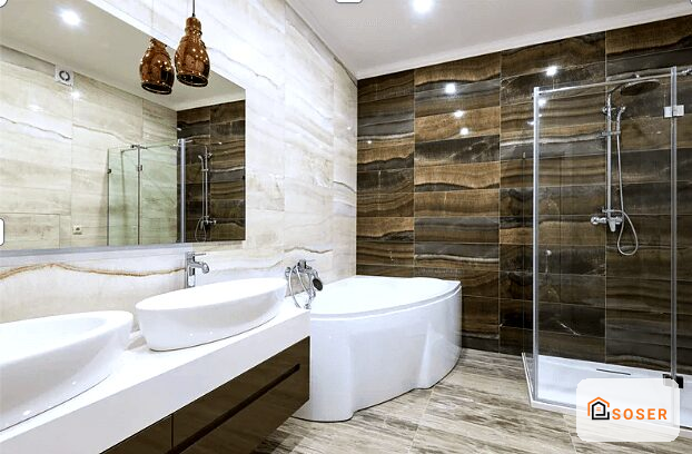 Bagno moderno con doppio lavabo, vasca freestanding bianca e doccia con rivestimento in legno