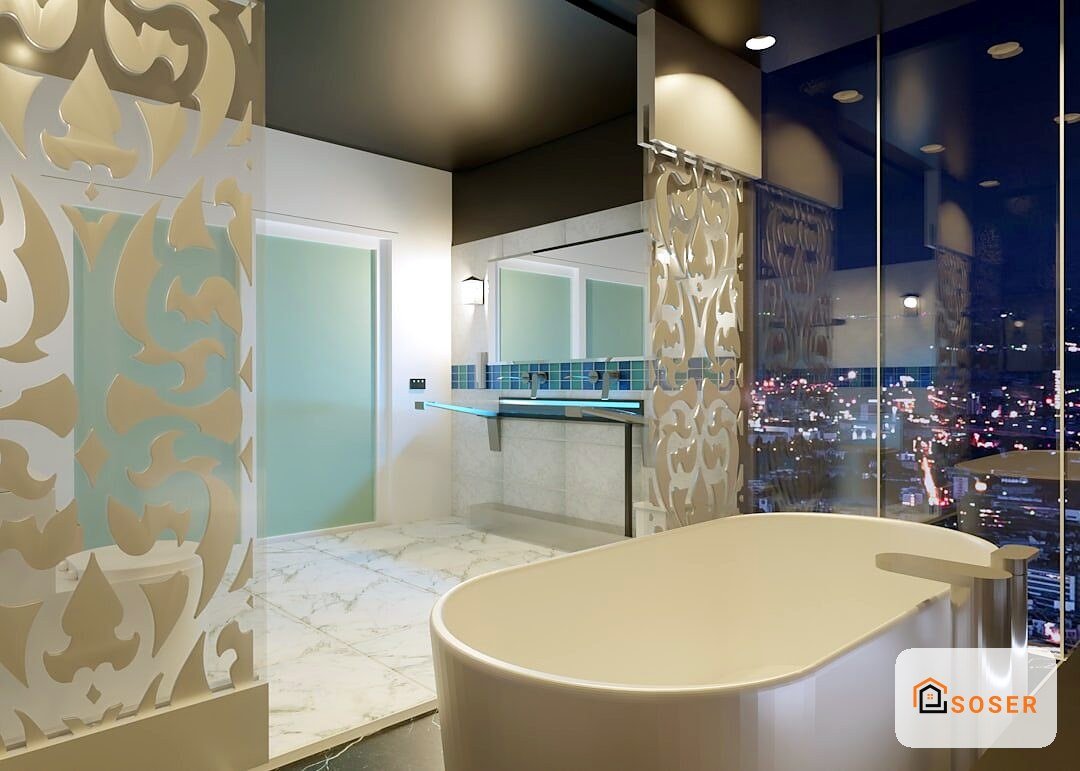 Bagno moderno di lusso con vasca freestanding bianca, rivestimenti decorativi e vista panoramica notturna di Milano